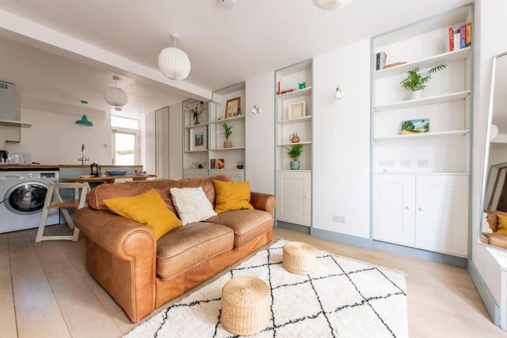 Apartamento Lovely Self-contained Basement With Kitchen *